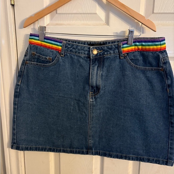 Forever 21 Dresses & Skirts - Forever 21 Denim Mini skirt with rainbow waistband. Women’s size 1X